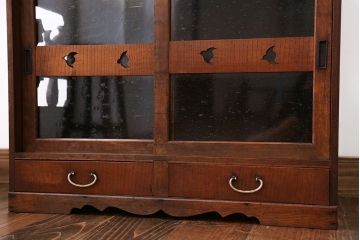 レトロ家具　昭和レトロ　小振りなガラス戸棚