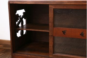 レトロ家具　昭和レトロ　小振りなガラス戸棚