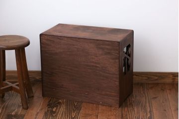 レトロ家具　昭和レトロ　小振りなガラス戸棚