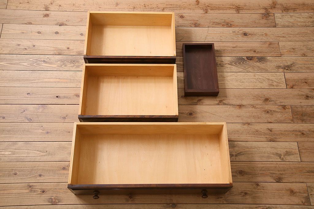 北海道民芸家具　シックな風合いのチェスト(ローボード)(2)