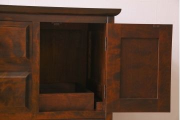 北海道民芸家具　シックな風合いのチェスト(ローボード)(2)