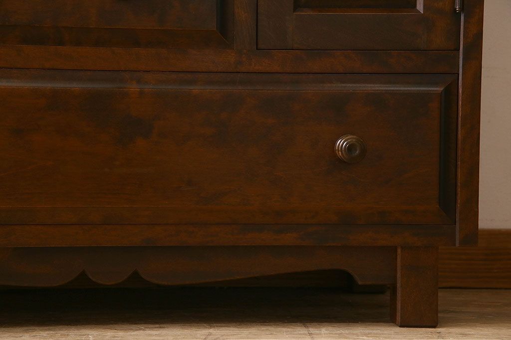 北海道民芸家具　シックな風合いのチェスト(ローボード)(2)