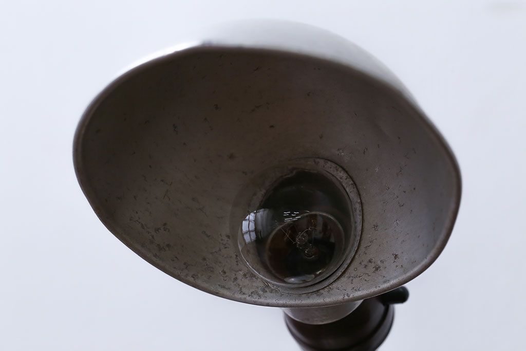 昭和レトロ　アルミシェード卓上スタンドランプ