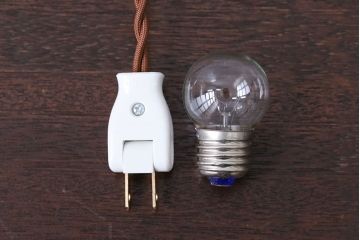 昭和レトロ　アルミシェード卓上スタンドランプ