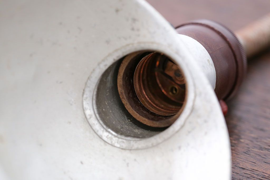 昭和レトロ　アルミシェード卓上スタンドランプ