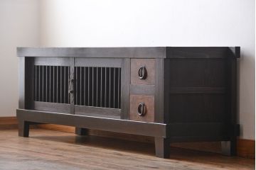 アンティーク家具　古民具・骨董　脚付き　水屋箪笥ローボード(テレビ台、キャビネット、収納棚)