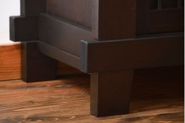 アンティーク家具　古民具・骨董　脚付き　水屋箪笥ローボード(テレビ台、キャビネット、収納棚)