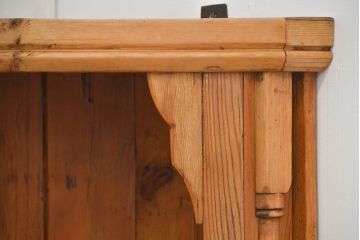 アンティーク家具　イギリスアンティーク　パイン材　壁掛けコーナーキャビネット