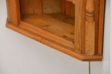 アンティーク家具　イギリスアンティーク　パイン材　壁掛けコーナーキャビネット