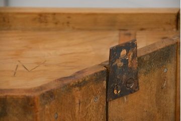 アンティーク家具　イギリスアンティーク　パイン材　壁掛けコーナーキャビネット