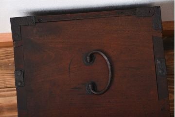 アンティーク家具　古民具・骨董　小振りな船箪笥(掛硯型、懸硯型、舟箪笥)
