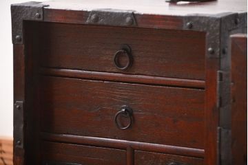 アンティーク家具　古民具・骨董　小振りな船箪笥(掛硯型、懸硯型、舟箪笥)