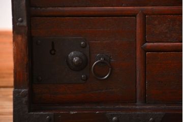 アンティーク家具　古民具・骨董　小振りな船箪笥(掛硯型、懸硯型、舟箪笥)
