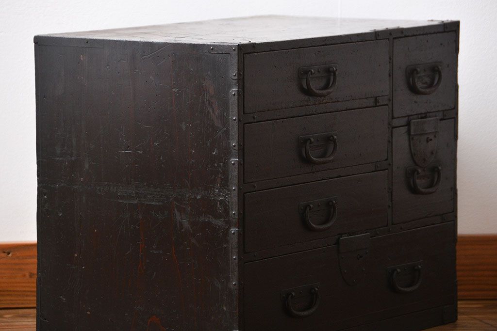 アンティーク家具　古民具・骨董　味わい深い小箪笥