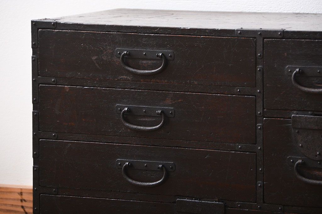 アンティーク家具　古民具・骨董　味わい深い小箪笥