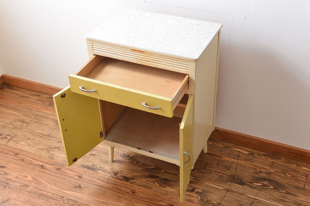 アンティーク家具　ミッドセンチュリースタイル　キャビネット