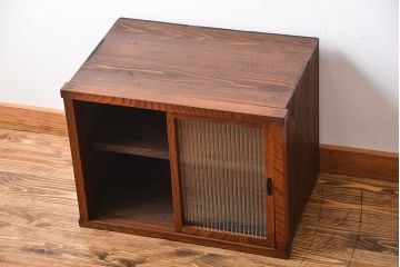 アンティーク家具　前面欅材　モールガラス入り戸棚