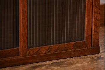 アンティーク家具　前面欅材　モールガラス入り戸棚