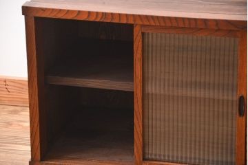 アンティーク家具　前面欅材　モールガラス入り戸棚