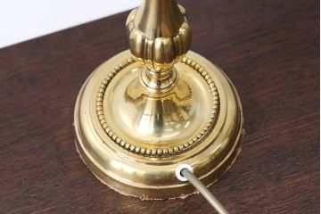 イギリスアンティーク　豪華な真鍮製テーブルスタンド