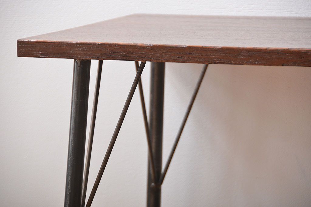 アンティーク雑貨　アンティーク　鉄脚センターテーブル(ディスプレイ台)(1)