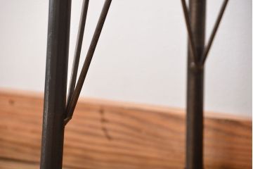 アンティーク雑貨　アンティーク　鉄脚センターテーブル(ディスプレイ台)(1)