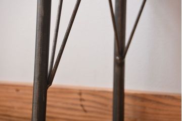 アンティーク雑貨　アンティーク　鉄脚センターテーブル(ディスプレイ台)(3)