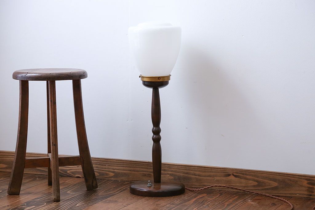 和風な小さなスタンドランプ(ぼんぼり)