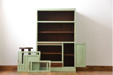 アンティーク家具　アンティークペイント　小振りな食器棚