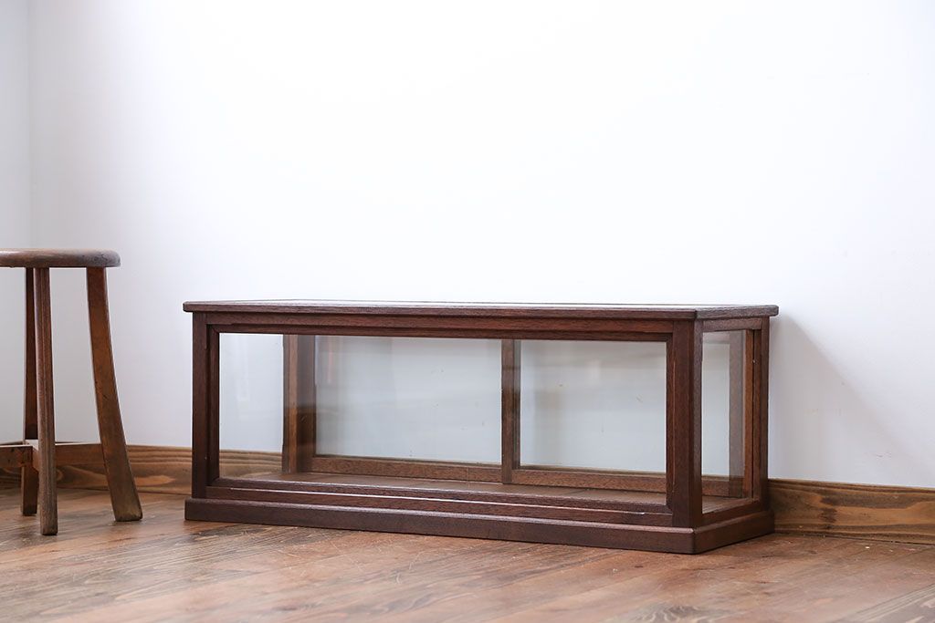 アンティーク家具　アンティーク　小振りな横長ガラスケース