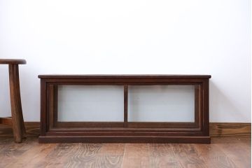 アンティーク家具　アンティーク　小振りな横長ガラスケース