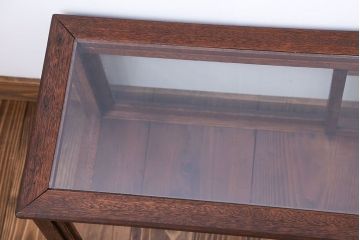 アンティーク家具　アンティーク　小振りな横長ガラスケース