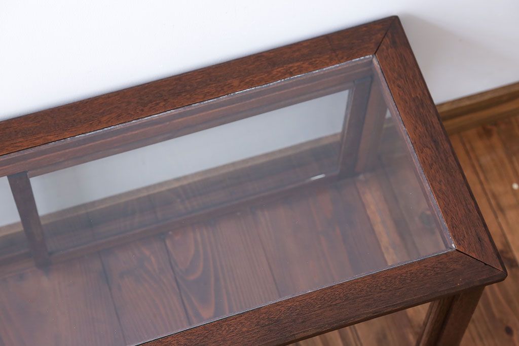 アンティーク家具　アンティーク　小振りな横長ガラスケース