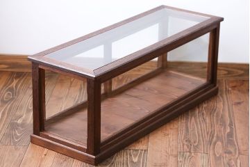 アンティーク家具　アンティーク　小振りな横長ガラスケース
