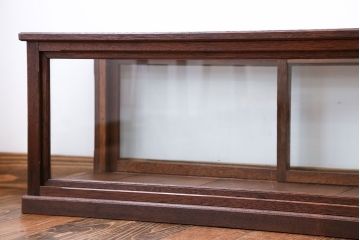 アンティーク家具　アンティーク　小振りな横長ガラスケース