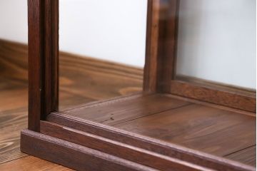 アンティーク家具　アンティーク　小振りな横長ガラスケース