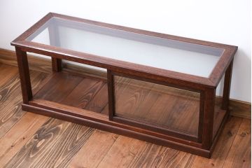 アンティーク家具　アンティーク　小振りな横長ガラスケース