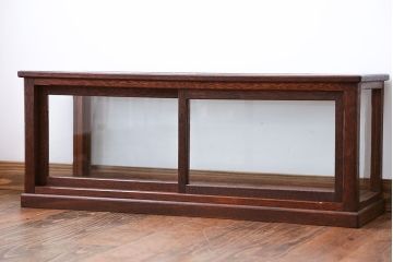 アンティーク家具　アンティーク　小振りな横長ガラスケース