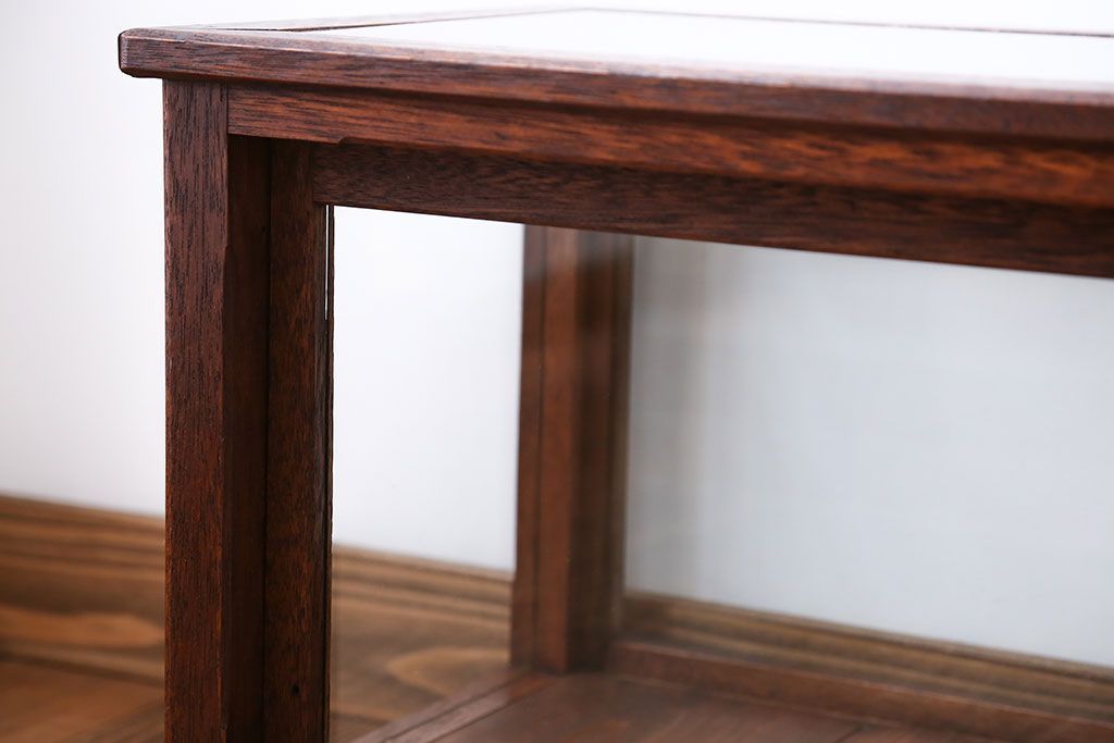 アンティーク家具　アンティーク　小振りな横長ガラスケース