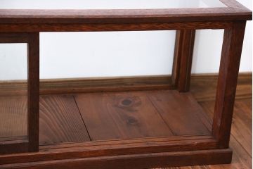 アンティーク家具　アンティーク　小振りな横長ガラスケース