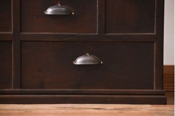 アンティーク家具　三方栗材　変わり型　上品な三段重ね箪笥