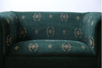 アンティーク家具　イギリスアンティーク　ラグジュアリー感溢れる上品なソファ