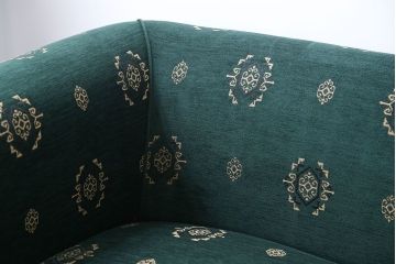 アンティーク家具　イギリスアンティーク　ラグジュアリー感溢れる上品なソファ