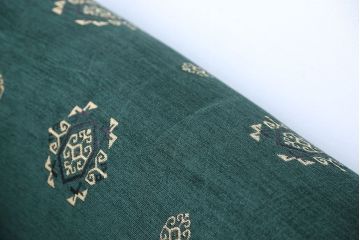 アンティーク家具　イギリスアンティーク　ラグジュアリー感溢れる上品なソファ