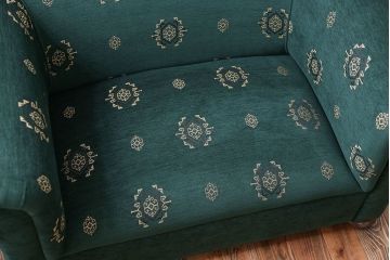 アンティーク家具　イギリスアンティーク　ラグジュアリー感溢れる上品なソファ