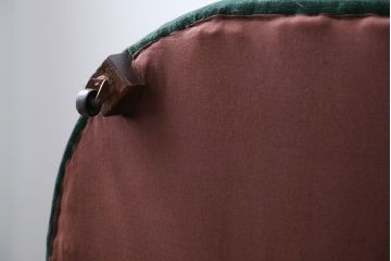 アンティーク家具　イギリスアンティーク　ラグジュアリー感溢れる上品なソファ