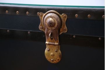 アンティーク家具　イギリスアンティーク　トランクセンターテーブル