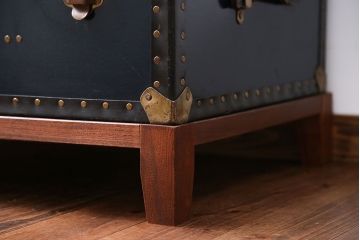 アンティーク家具　イギリスアンティーク　トランクセンターテーブル