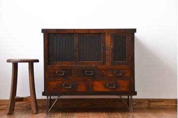 アンティーク家具　アンティーク　味わい深い鉄脚戸棚