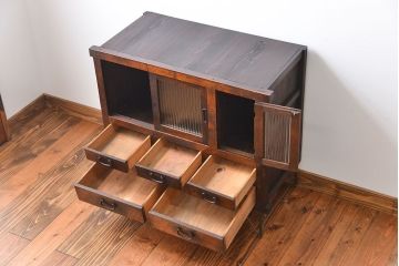 アンティーク家具　アンティーク　味わい深い鉄脚戸棚